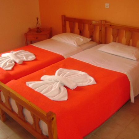 Adonis Beach Hotel Iraklio Eksteriør billede