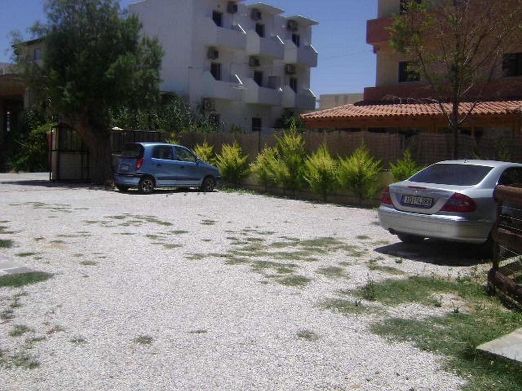 Adonis Beach Hotel Iraklio Eksteriør billede