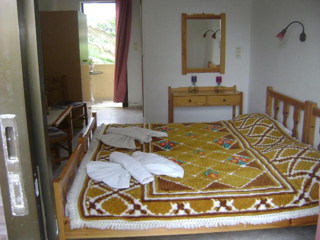 Adonis Beach Hotel Iraklio Eksteriør billede