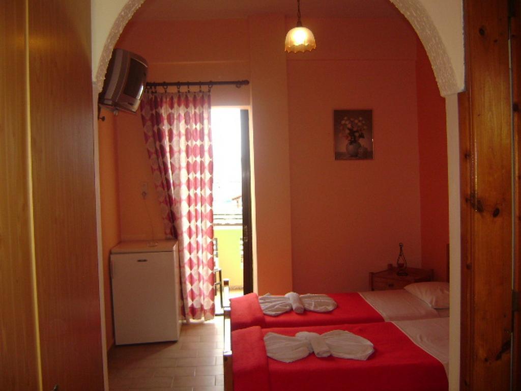 Adonis Beach Hotel Iraklio Eksteriør billede