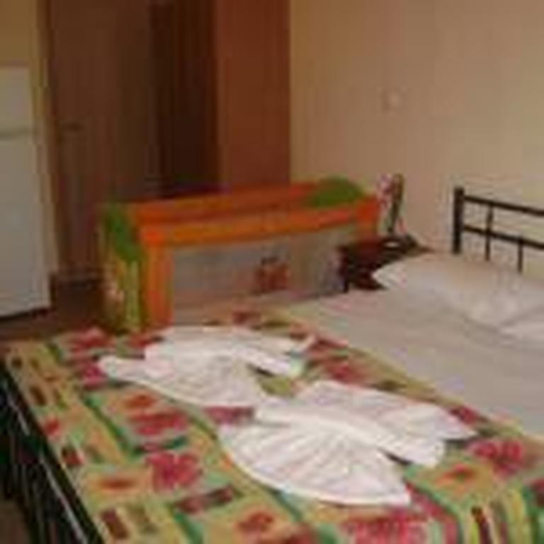 Adonis Beach Hotel Iraklio Eksteriør billede