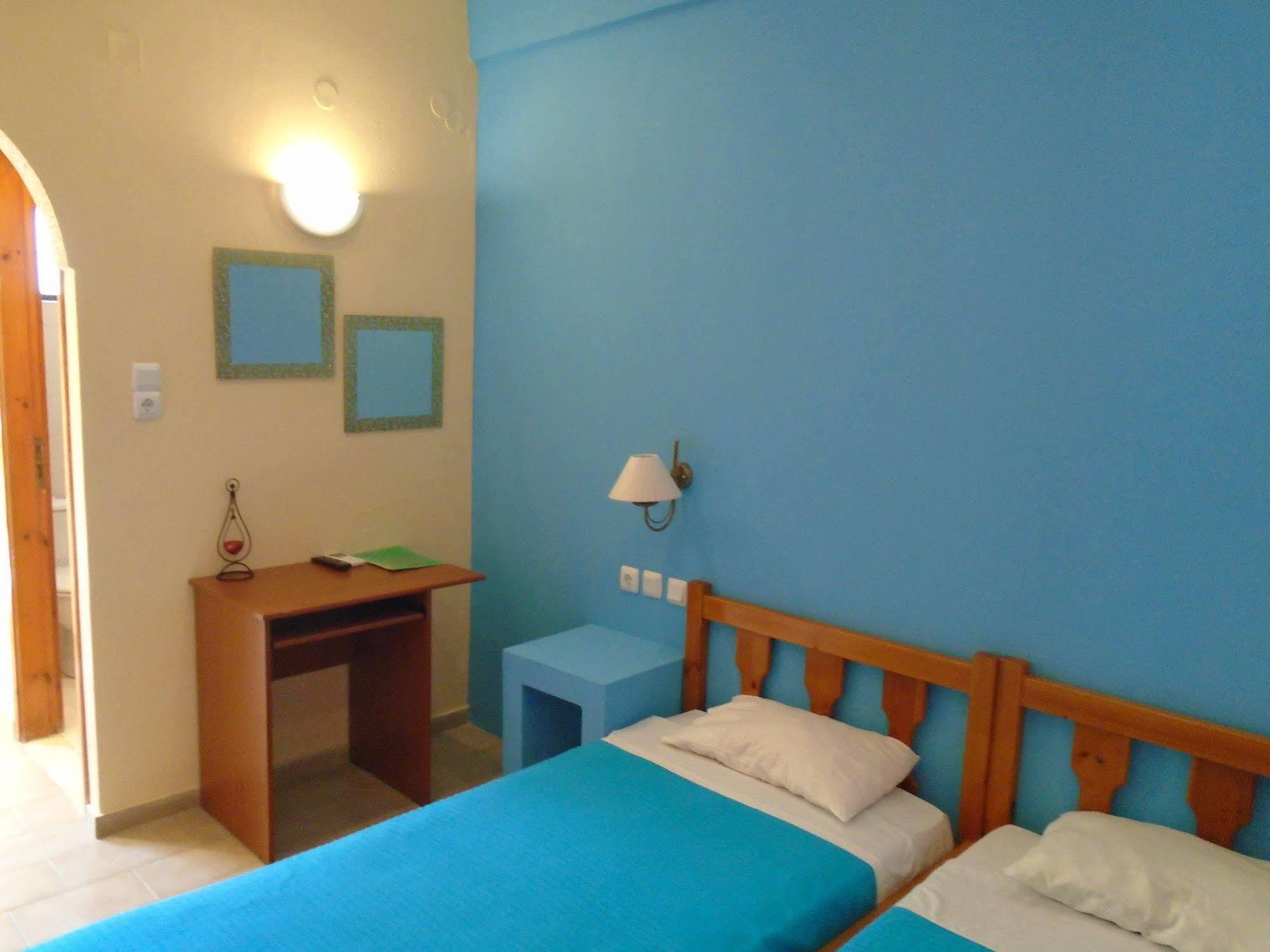 Adonis Beach Hotel Iraklio Eksteriør billede