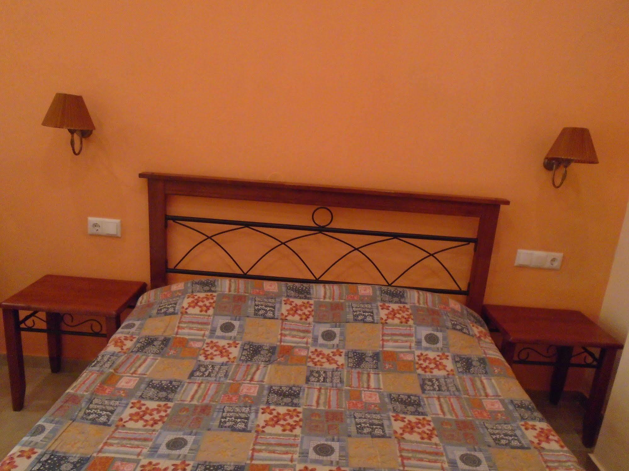 Adonis Beach Hotel Iraklio Eksteriør billede