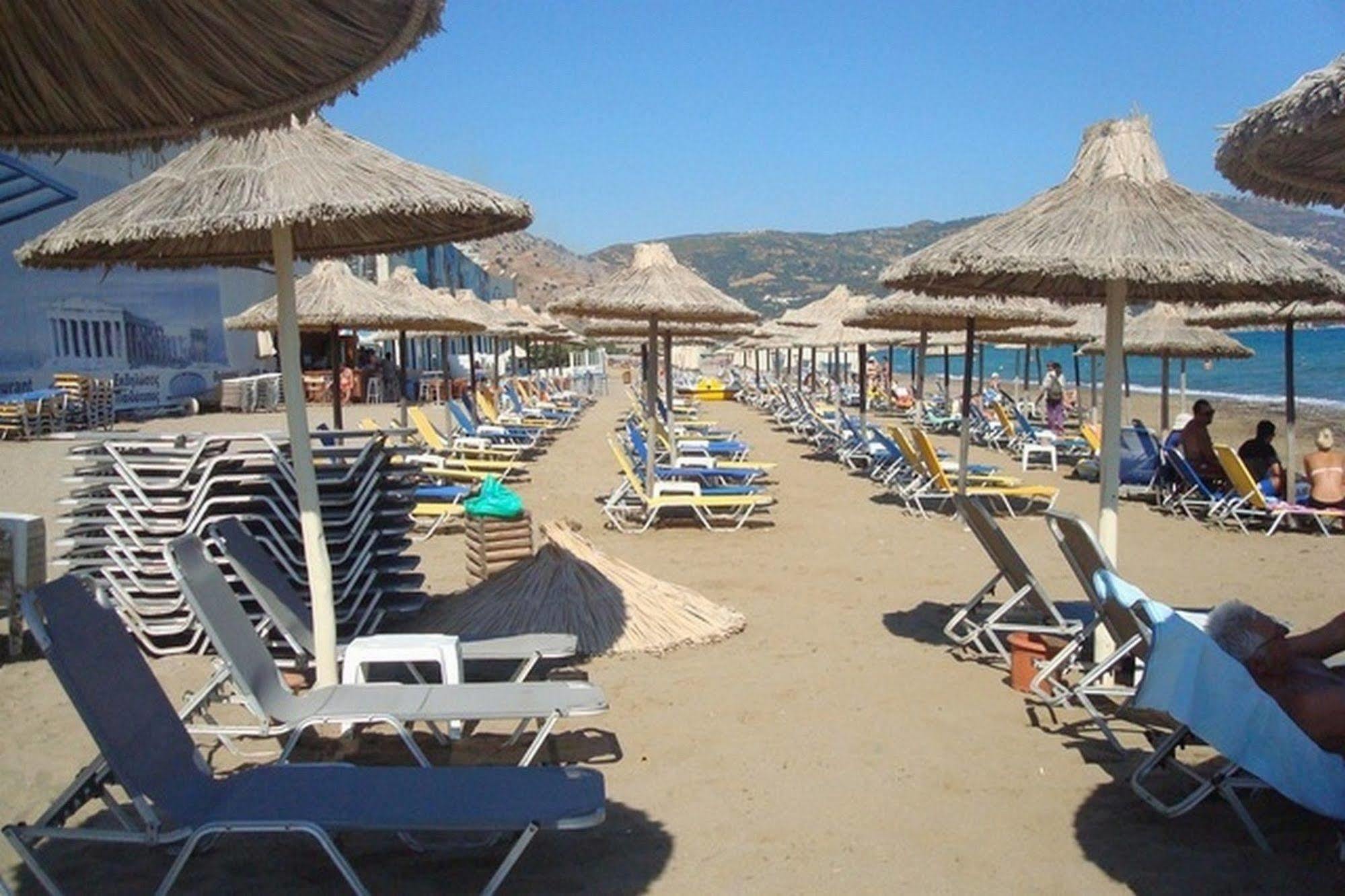 Adonis Beach Hotel Iraklio Eksteriør billede